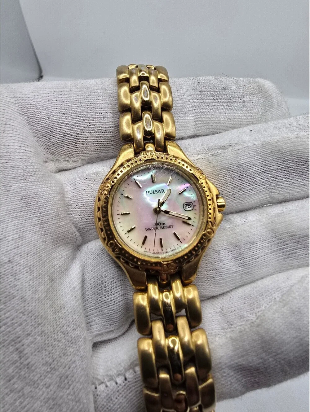 Pulsar Women’s Watch Gold Tone Bracelet MOP Dial Date 100m